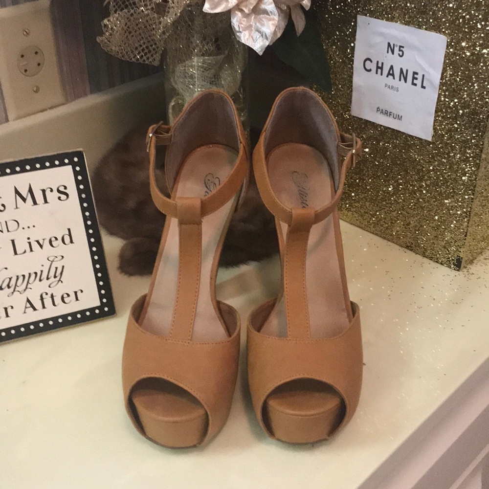 Camel brown heel